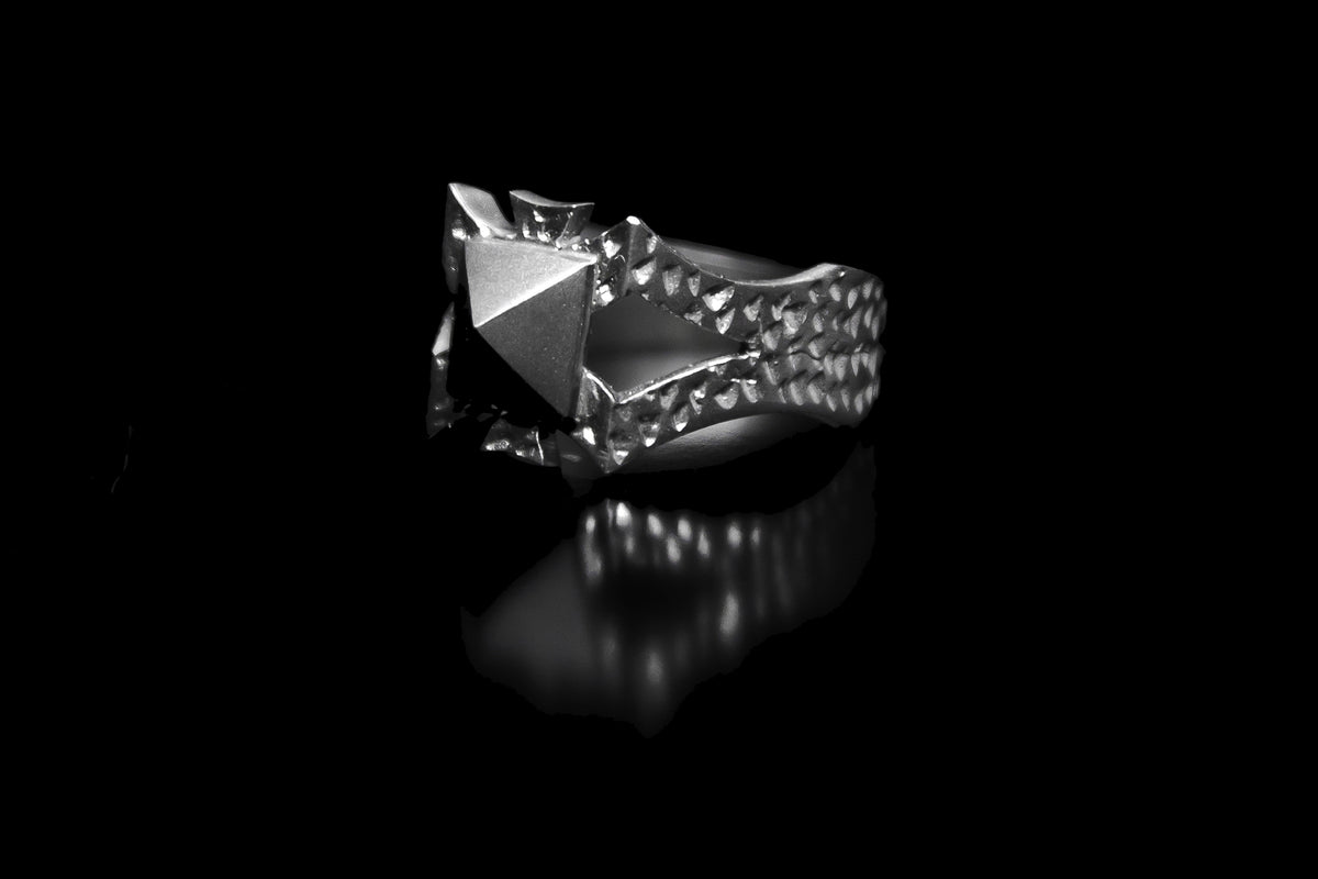 Single Stud Knight Ring, second view – 925 sterling silver ring by Leony Jewellery