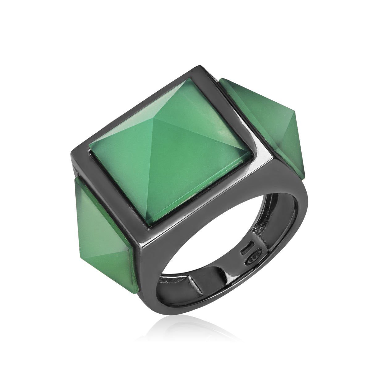 LEONY pyramid ring with green chrysoprase