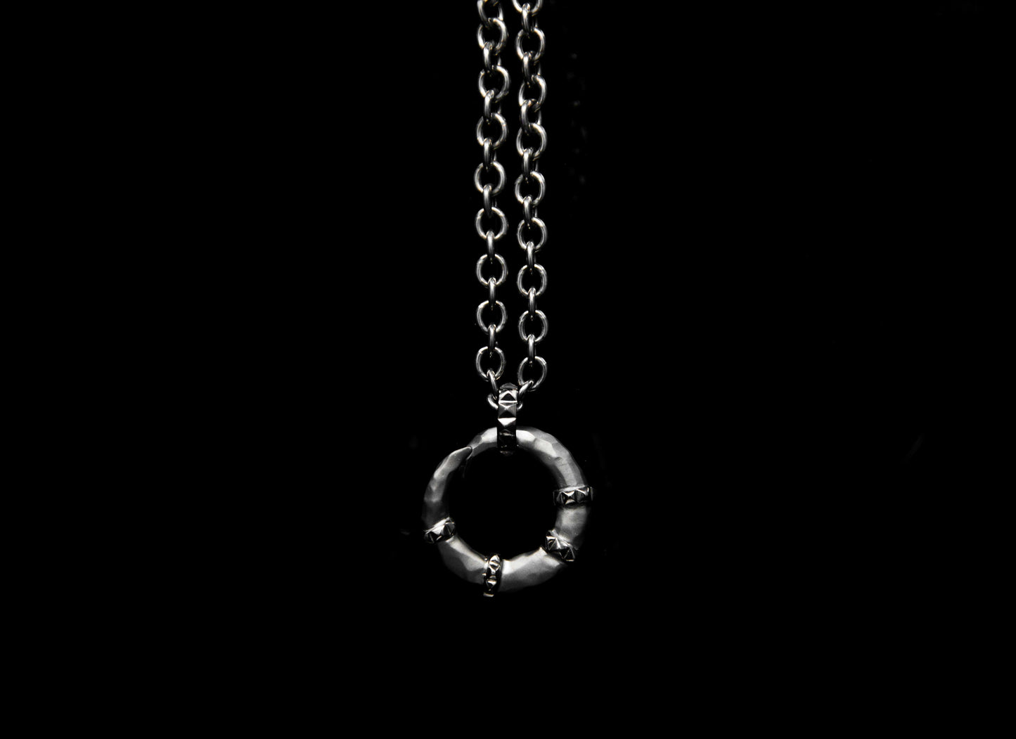 TWISTED HORN PENDANT