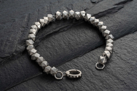 SLIM STUDDED BRACELET