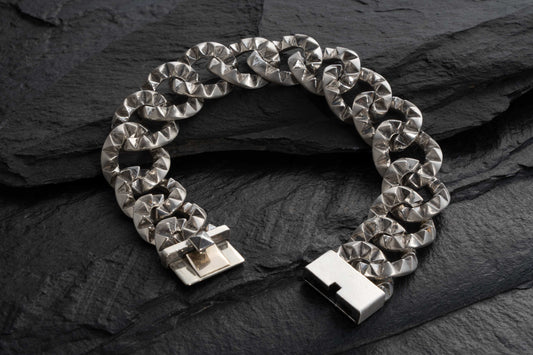 BIG GROUMETTE STUDDED BRACALET