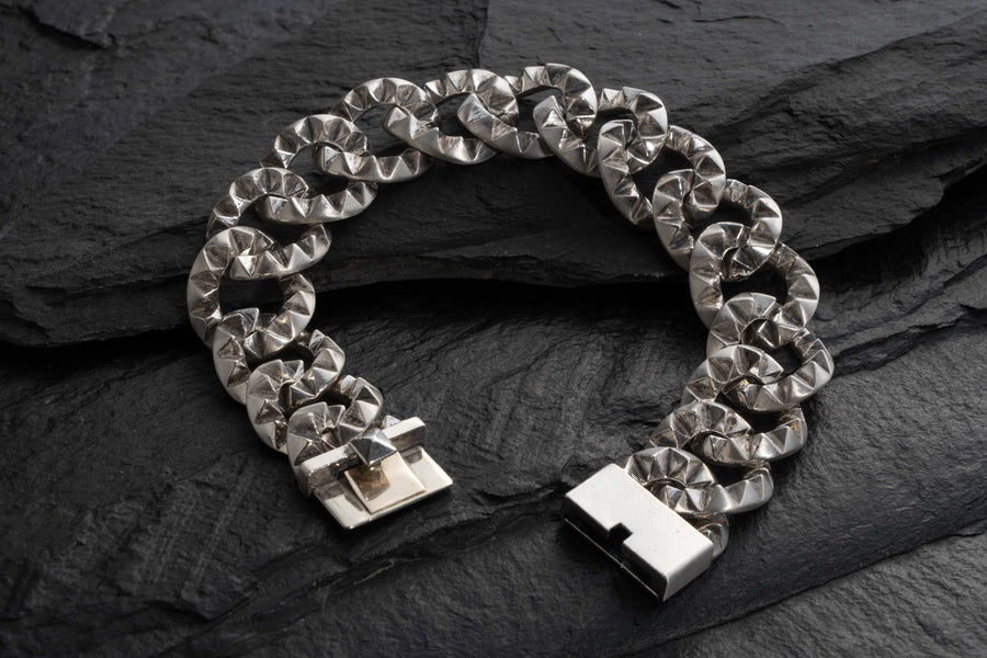 BIG GROUMETTE STUDDED BRACELET