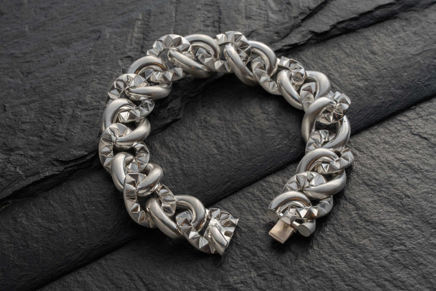 SLIM GROUMETTE STUDDED BRACELET