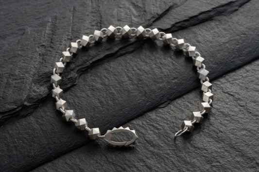 SLIM STUD ROSARY BRACALET