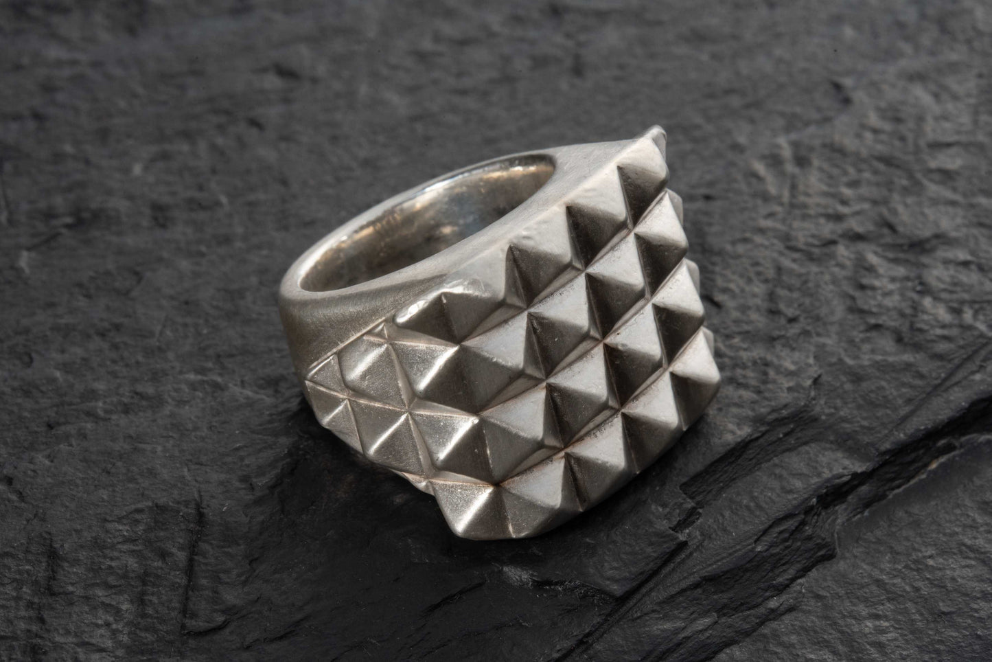 STUDDED SQUARE RING