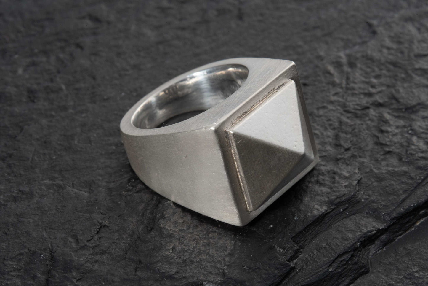 SINGLE STUD RING