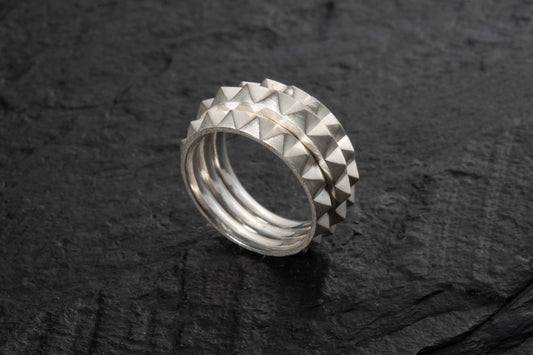TRIPLE STUDDED BAND RING