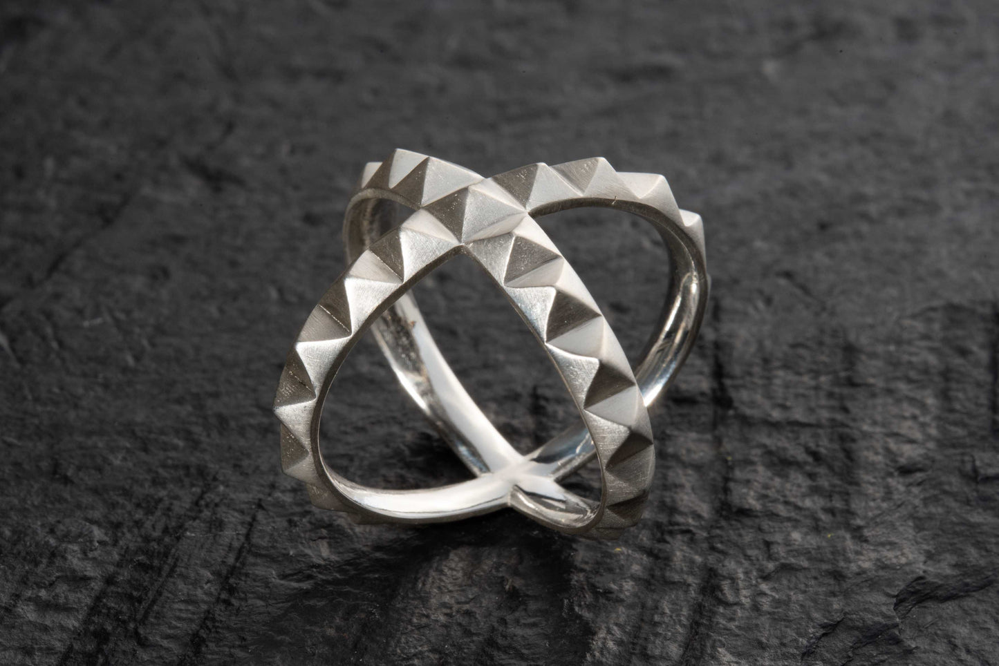 CROSSED BANDS RING