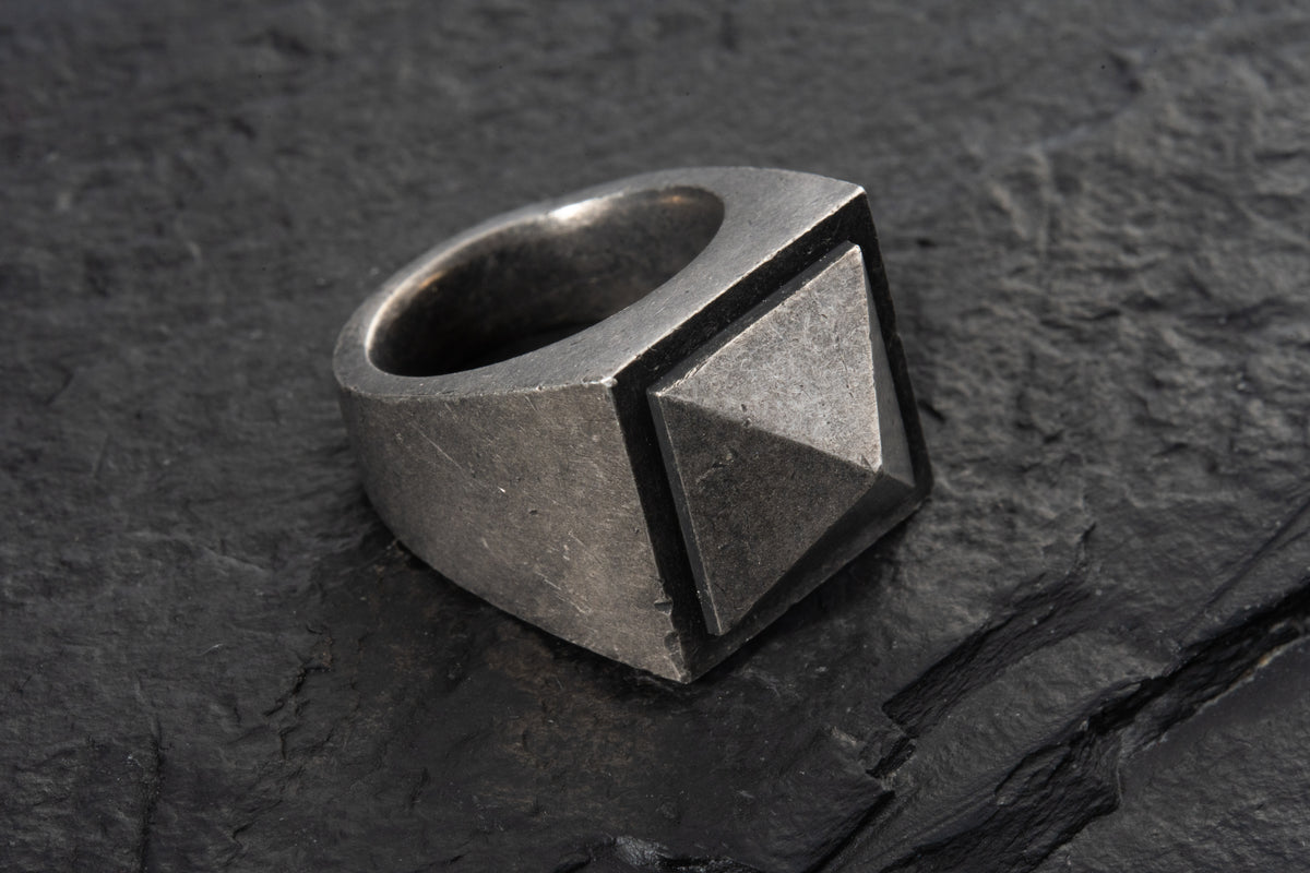 Single Stud Ring, oxidized finish – 925 sterling silver ring by Leony Jewellery