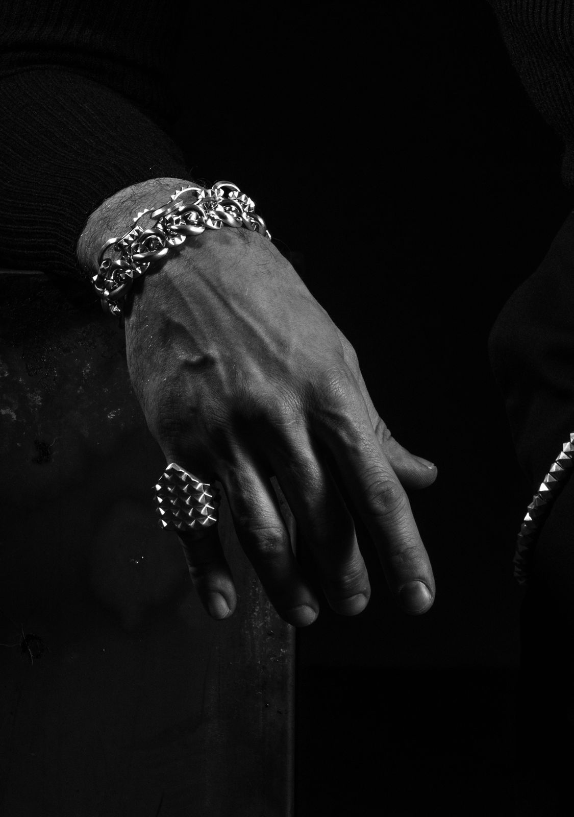 LEONY studded bracelet and ring